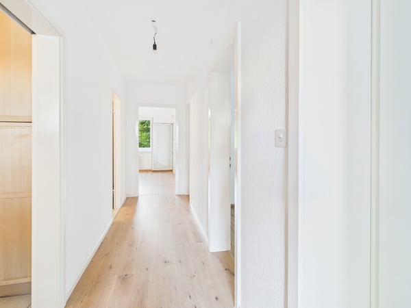Familienfreundlich nahe Birs und St. Jakob mit Lift 1