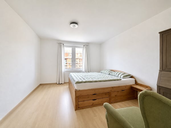 Viel Platz mit grossem Wintergarten! 5