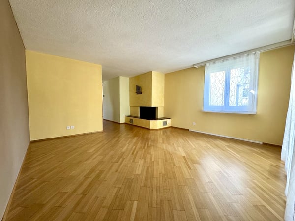 Preishit mit Lift, viel Platz und grossem Balkon 2