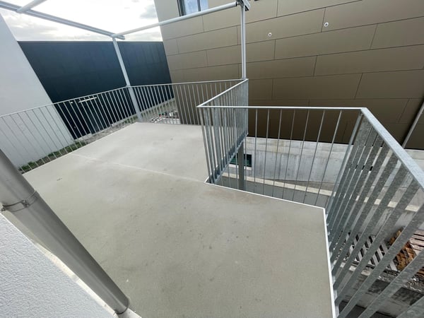 Modernes, lichtdurchflutetes Loft mit grossem Balkon 5