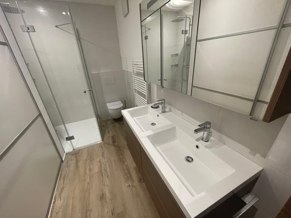 Modernes, lichtdurchflutetes Loft mit grossem Balkon 4