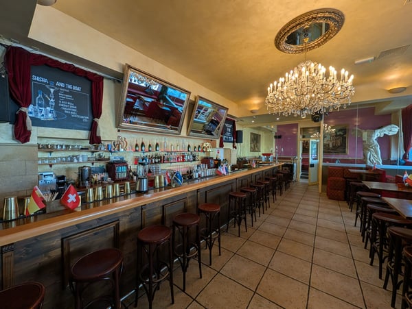Etablierte Lounge-Bar Basilica in Zürich-West 4