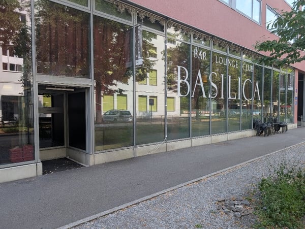Etablierte Lounge-Bar Basilica in Zürich-West 2