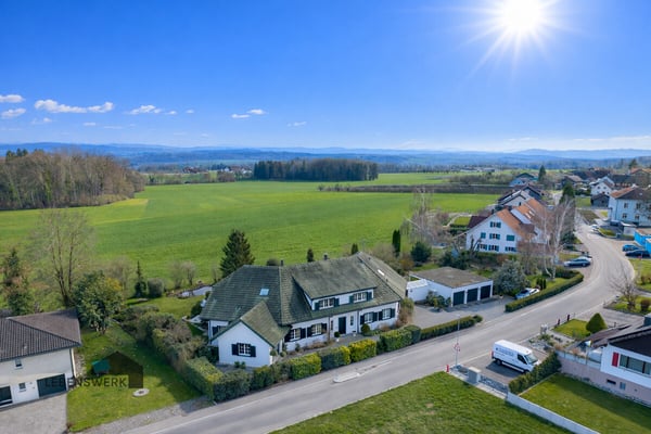 Landhausvilla mit parkähnlichem Garten  Exklusives Wohnen im Dorfkern 4