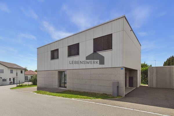Architektur trifft Natur. Wohnen am Dorfrand von Birwinken TG 11