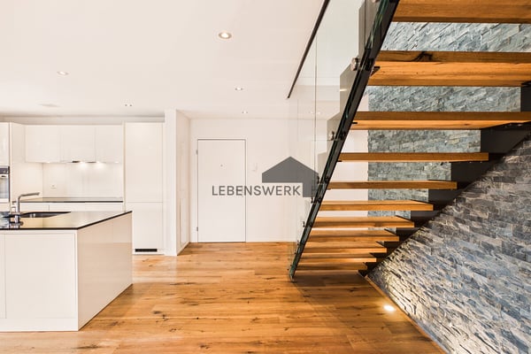 Wohnen mit Wow-Effekt. Exklusive 4.5-Zimmer-Dach-Maisonette in Landsch 7