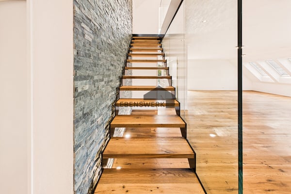 Wohnen mit Wow-Effekt. Exklusive 4.5-Zimmer-Dach-Maisonette in Landsch 11