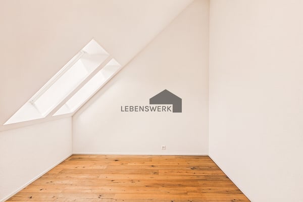 Wohnen mit Wow-Effekt. Exklusive 4.5-Zimmer-Dach-Maisonette in Landsch 8