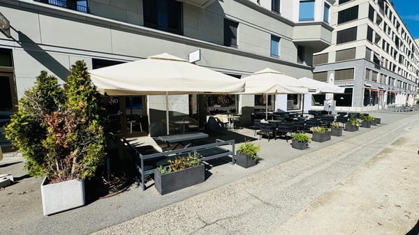 Modernes Café/Restaurant-Lokal am Rapidplatz in Dietikon – 150 m², sofort verfügbar