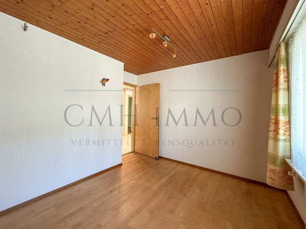 7.5-Zimmer-Einfamilienhaus mit Solaranlage, Einliegerwohnung und traumhaften Garten 12