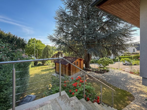 7.5-Zimmer-Einfamilienhaus mit Solaranlage, Einliegerwohnung und traumhaften Garten 16