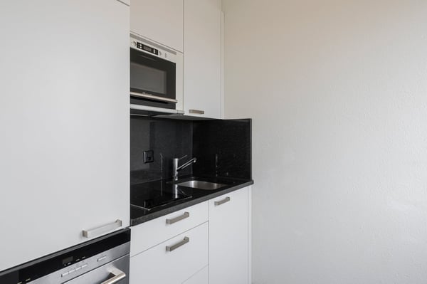 Möblierte 3.5-Zimmer-Wohnung, 54.6 m2, 6. Stock, NK inklusive, CHF 1'130 8