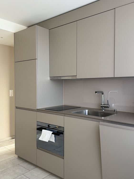 Sky Suite Glattbrugg mit Balkon, Aufenthalt 30 bis 89 Nächte 4