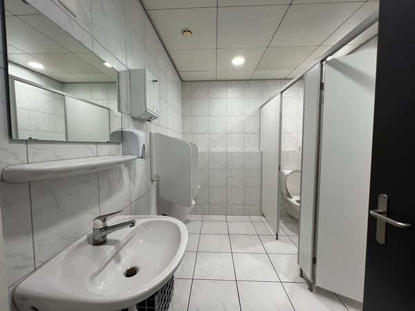 Geräumige 4.5-Zimmer Bürofläche im Herzen von Bülach 8