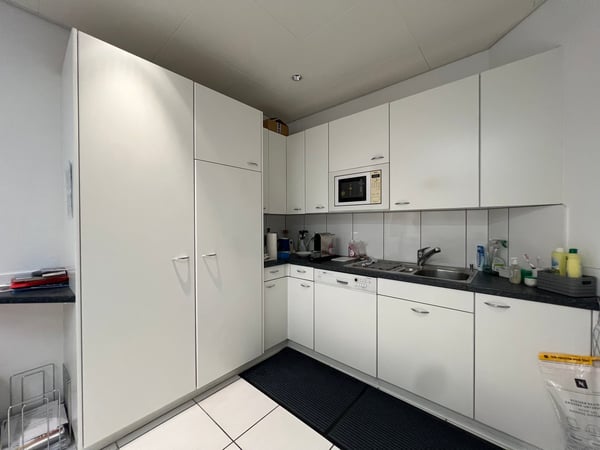 Geräumige 4.5-Zimmer Bürofläche im Herzen von Bülach 7
