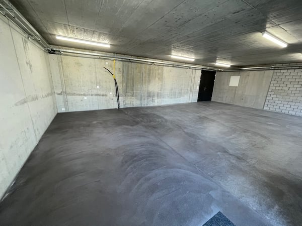 Verkaufsraum / Büro / Atelier / Praxis/ Garagenparkplätze in Ottenbach 6
