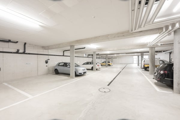 Büros / Atelier /Garagenparkplätze in Ottenbach 5