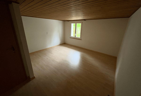 Charmante 1.5-Zimmer-Wohnung mit grosser Terrasse und Einzelgarage in Winkeln 13