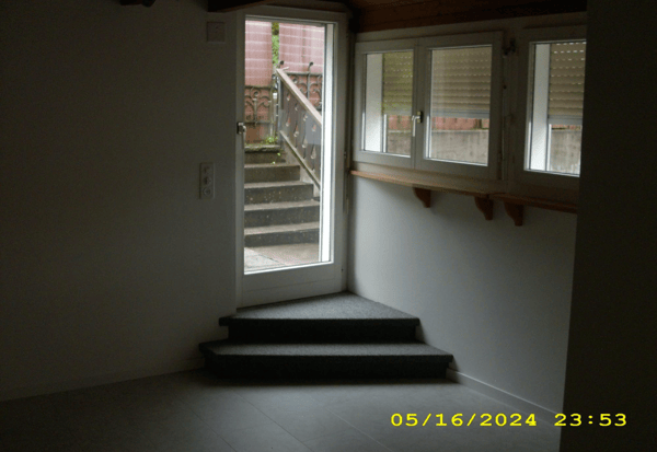 Charmante 1.5-Zimmer-Wohnung mit grosser Terrasse und Einzelgarage in Winkeln 10