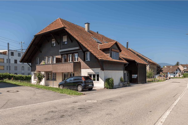 Charmantes Mehrfamilienhaus mit 3 Wohnungen in Aarwangen 1