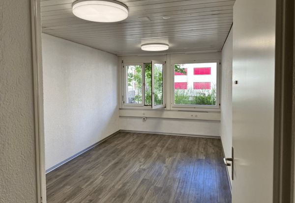 Moderne Büro- oder Praxisräume in Münsingen – zentral, hell und vielseitig nutzbar 3