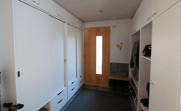 Charmantes 1.5-Zimmer-Einfamilienhaus mit Aussicht in Rebstein 2