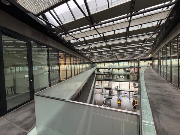 Modernes, möbliertes Büro direkt im Bahnhof Zug – Modern, furnished office in Zug railway station 18