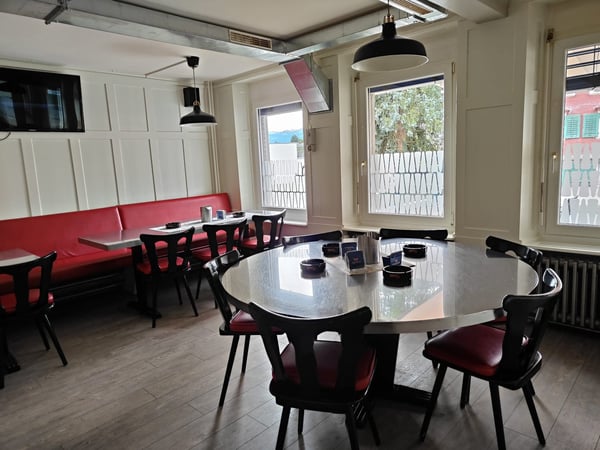 Charmantes 1-Zimmer Café/Restaurant in ruhiger Lage von Laupen ZH 1