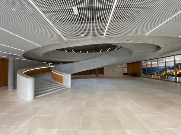 Lichtdurchflutetes, modernes Grossraumbüro an erstklassiger Lage in Steinhausen 5
