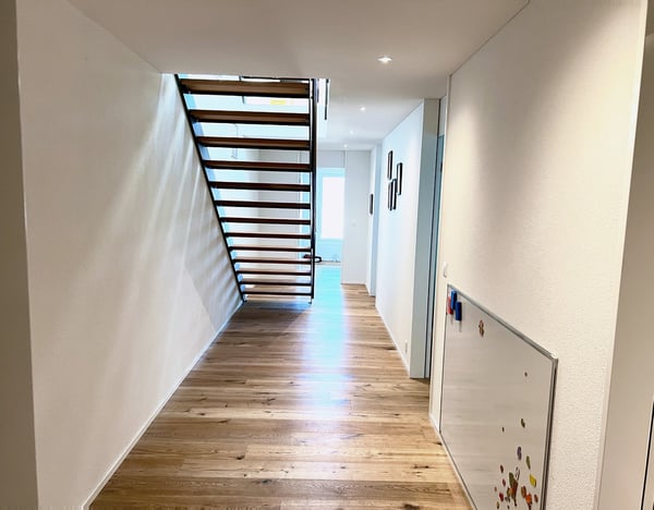 Lichtdurchflutetes 5.5-Zimmer-Haus mit Galerie, doppelter Raumhöhe und Weitsicht 6