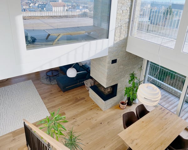 Lichtdurchflutetes 5.5-Zimmer-Haus mit Galerie, doppelter Raumhöhe und Weitsicht 2