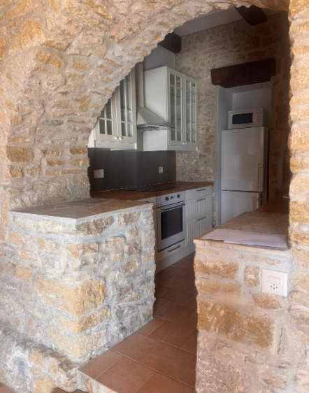 Charmant appartement de 3,5 pièces dans un bâtiment historique à Corcelles NE 5