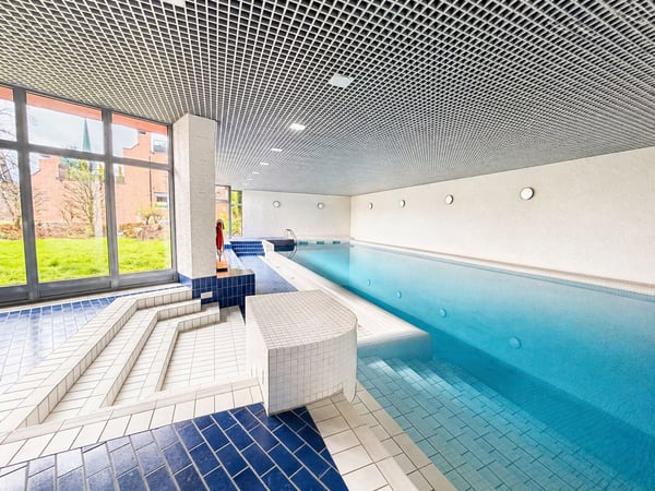 ATTRAKTIVE 5.5-ZIMMER-TERRASSENWOHNUNG MIT HERRLICHER SEESICHT 9
