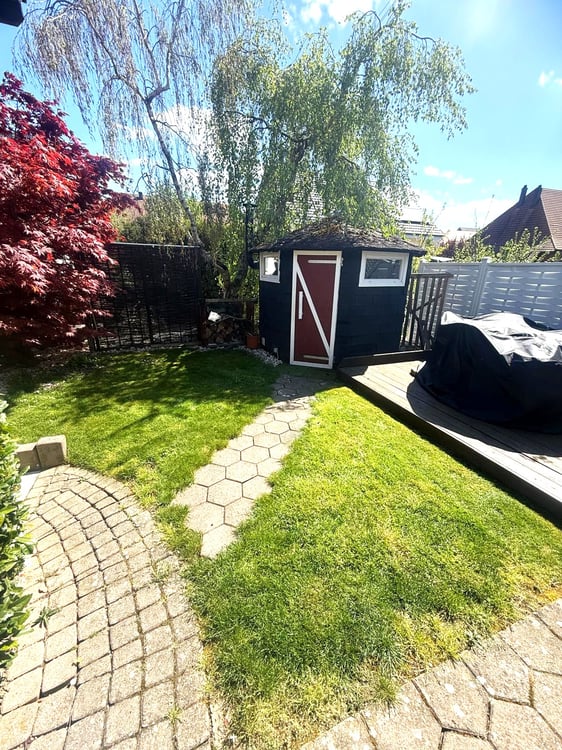 Grosszügiges Einfamilienhaus mit Pool, Wintergarten und vielseitigem Raumangebot 5