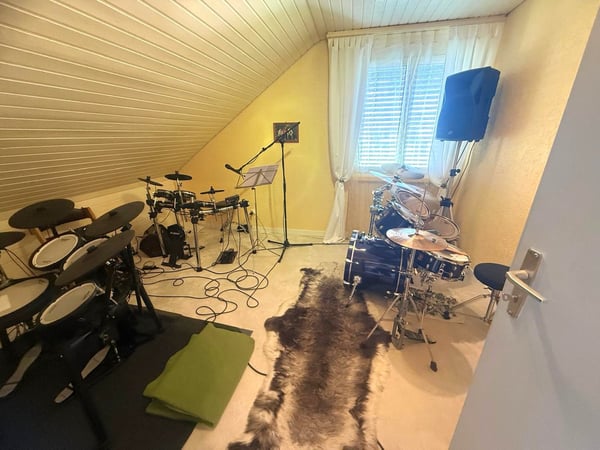 Grosszügiges Einfamilienhaus mit Pool, Wintergarten und vielseitigem Raumangebot 15