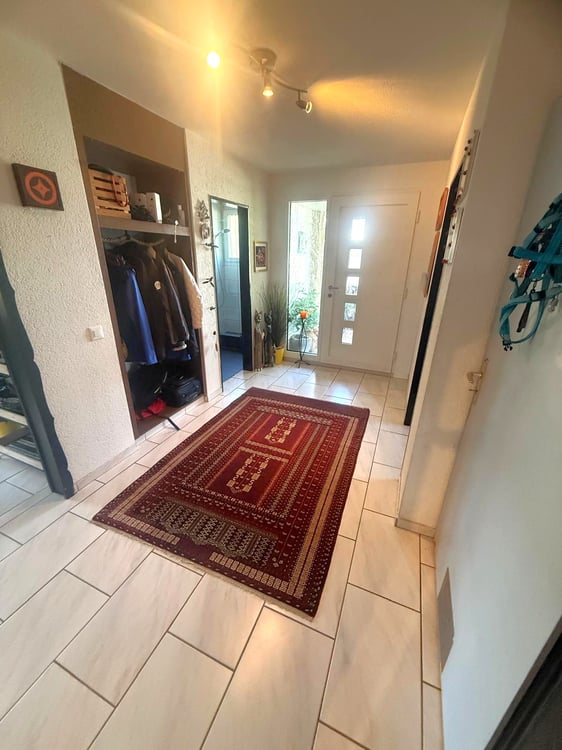 Grosszügiges Einfamilienhaus mit Pool, Wintergarten und vielseitigem Raumangebot 23