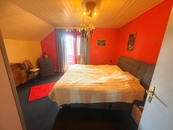 Grosszügiges Einfamilienhaus mit Pool, Wintergarten und vielseitigem Raumangebot 7