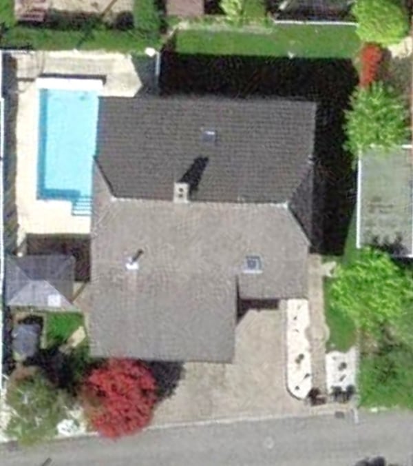 Grosszügiges Einfamilienhaus mit Pool, Wintergarten und vielseitigem Raumangebot 24