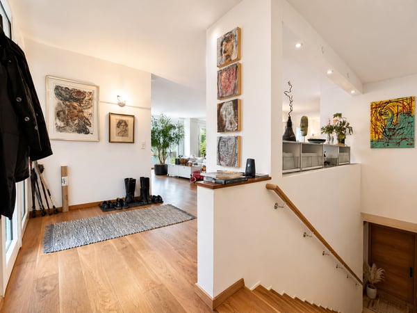 ATTRAKTIVE 5.5-ZIMMER-TERRASSENWOHNUNG MIT HERRLICHER SEESICHT 5