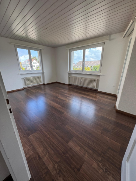 Charmante 4.5-Zimmer-Wohnung in sonnigem Wohnquartier Hinteregg 5