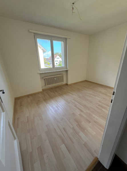 Charmante 4.5-Zimmer-Wohnung in sonnigem Wohnquartier Hinteregg 7