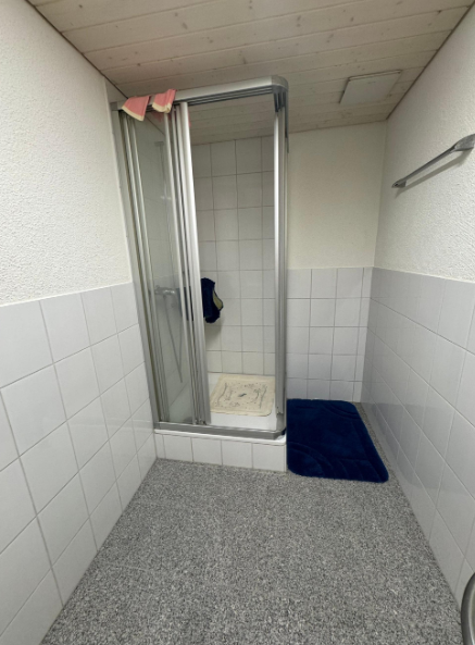 Vielseitiges 2-Zimmer-Atelier mit Parkplatz in Bülach mit viel Tageslicht 5