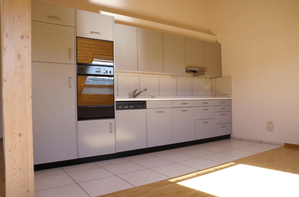 Moderne 2.5-Zimmer-Dachwohnung mit Terrasse in Zollikon 2