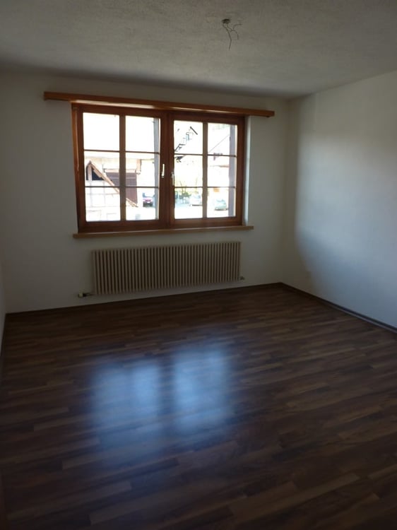 Gemütliche 2.5-Zimmer-Wohnung mit grossem Sitzplatz 8