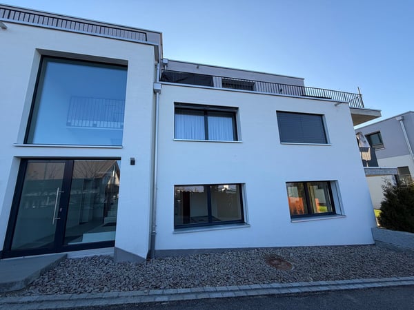 Moderne 3.5-Zimmer-Erdgeschosswohnung mit Gartensitzplatz in Büsserach 12