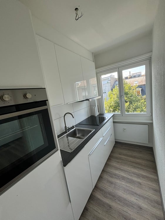 Moderne 1.5-Zimmer-Wohnung mit separater Küche an ruhiger Lage 4
