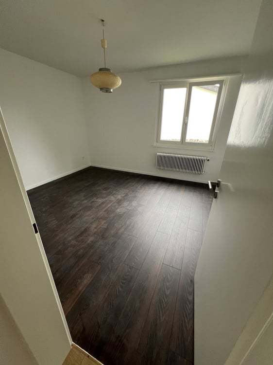 zu vermieten 4 1/2 Zimmer Wohnung 5