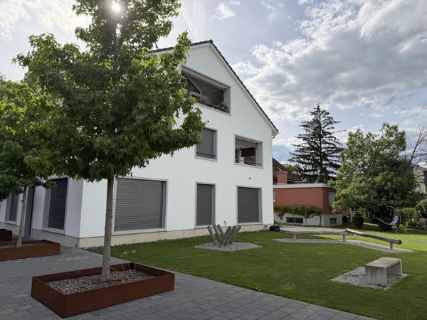 Moderne 2.5-Zimmer-Wohnung mit Loggia im Eigentumsstandard in Möhlin 2