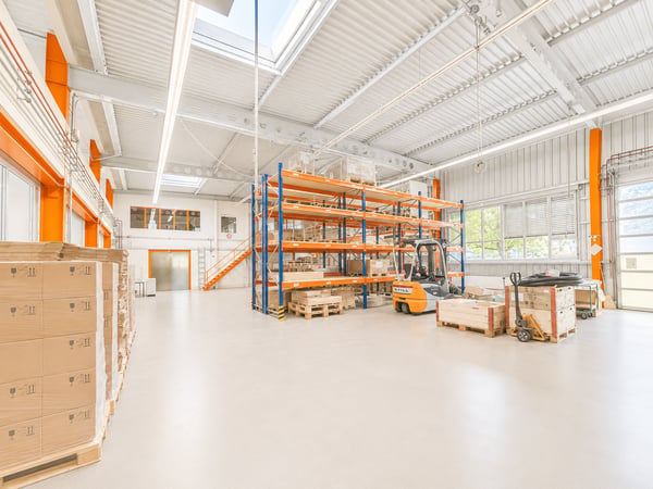 MODERNE INDUSTRIEHALLE MIT BÜROFLÄCHEN & 20 PARKPLÄTZEN IN KLEINDÖTTINGEN 3