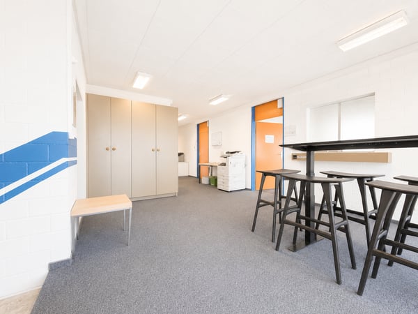 MODERNE INDUSTRIEHALLE MIT BÜROFLÄCHEN & 20 PARKPLÄTZEN IN KLEINDÖTTINGEN 11